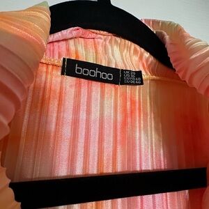 Boohoo Coral and Peach Pleated Blouse